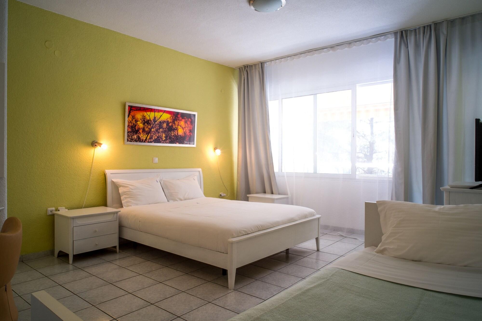 Dryades Hotel 希维利 外观 照片